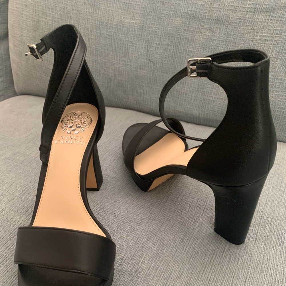 Vince Camuto Sathina sandals